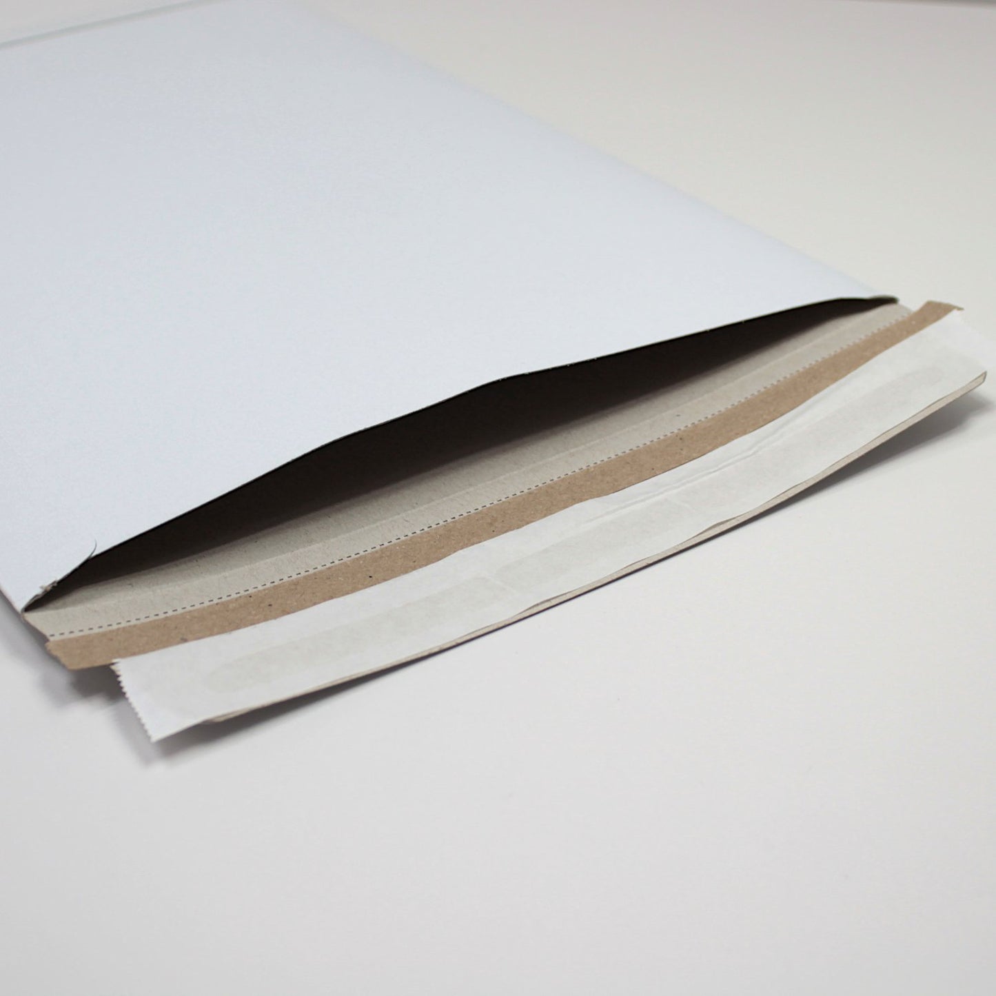 324 x 229mm White Cardboard Envelopes - Pack of 100