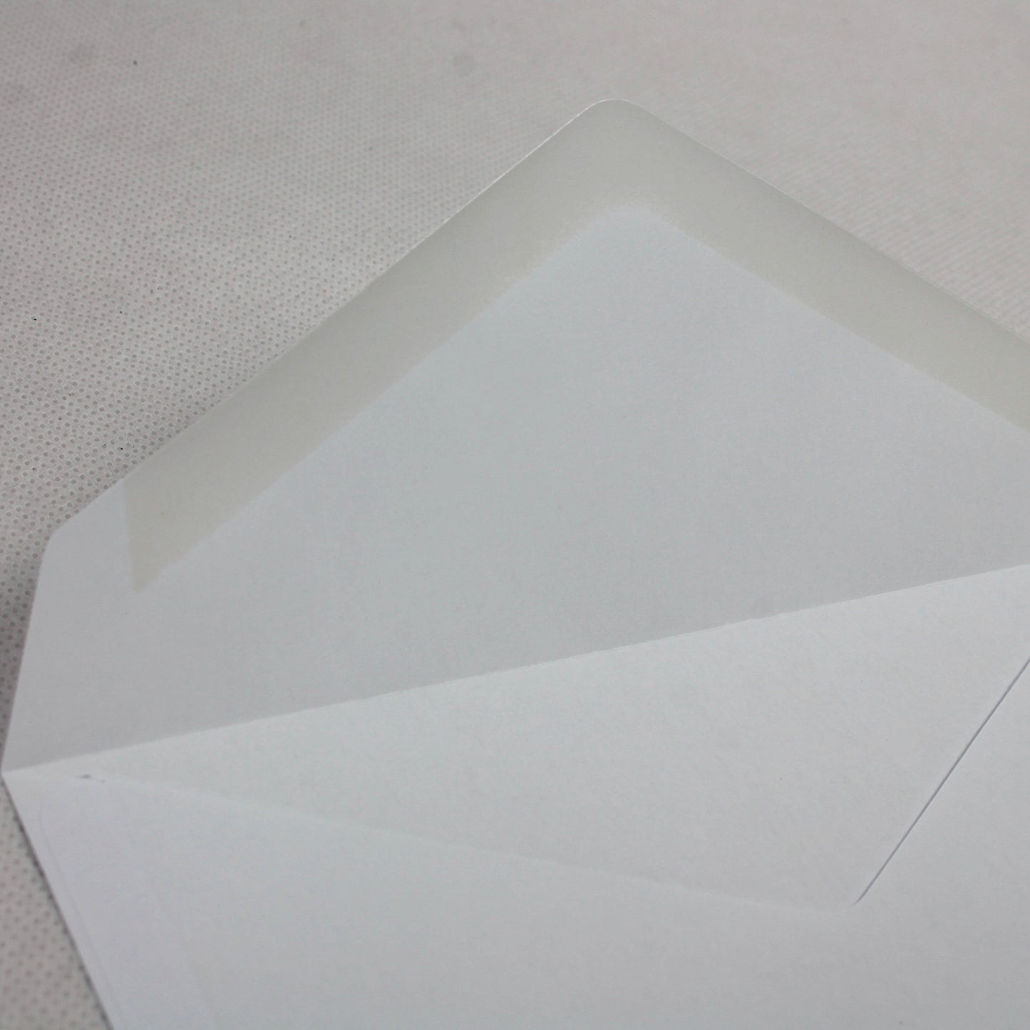 114x162mm C6 White Gummed Envelopes (None Window)