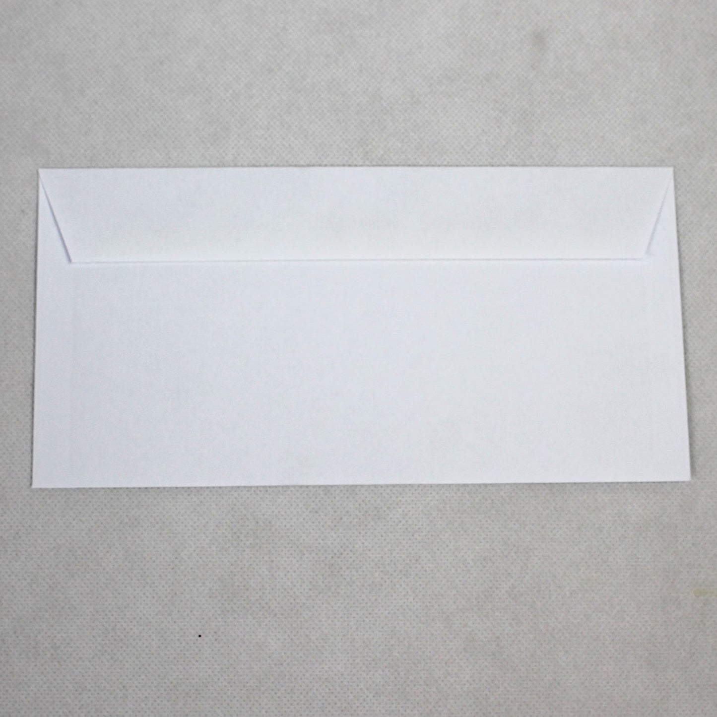 102x205mm White Gummed Envelopes (None Window)