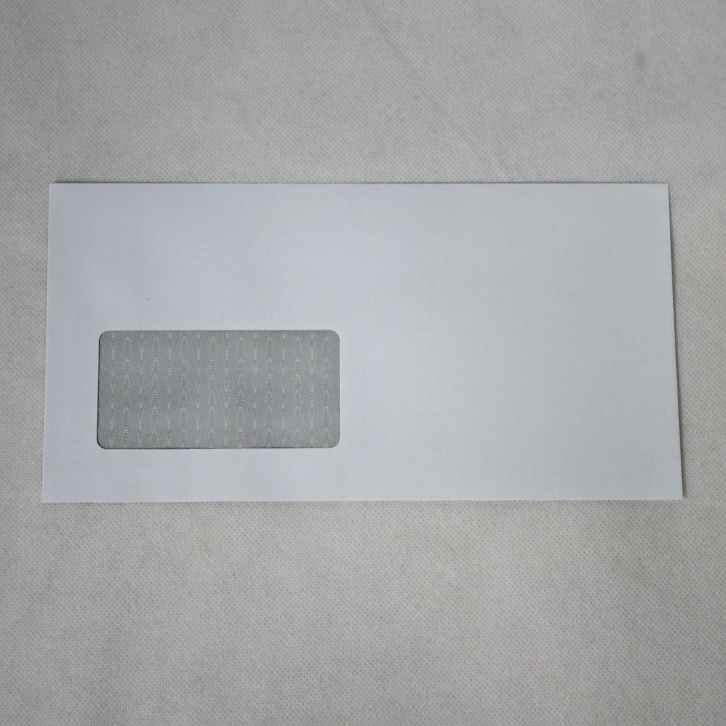 121x235mm DL+ White Gummed Envelopes (Window 45x90mm)