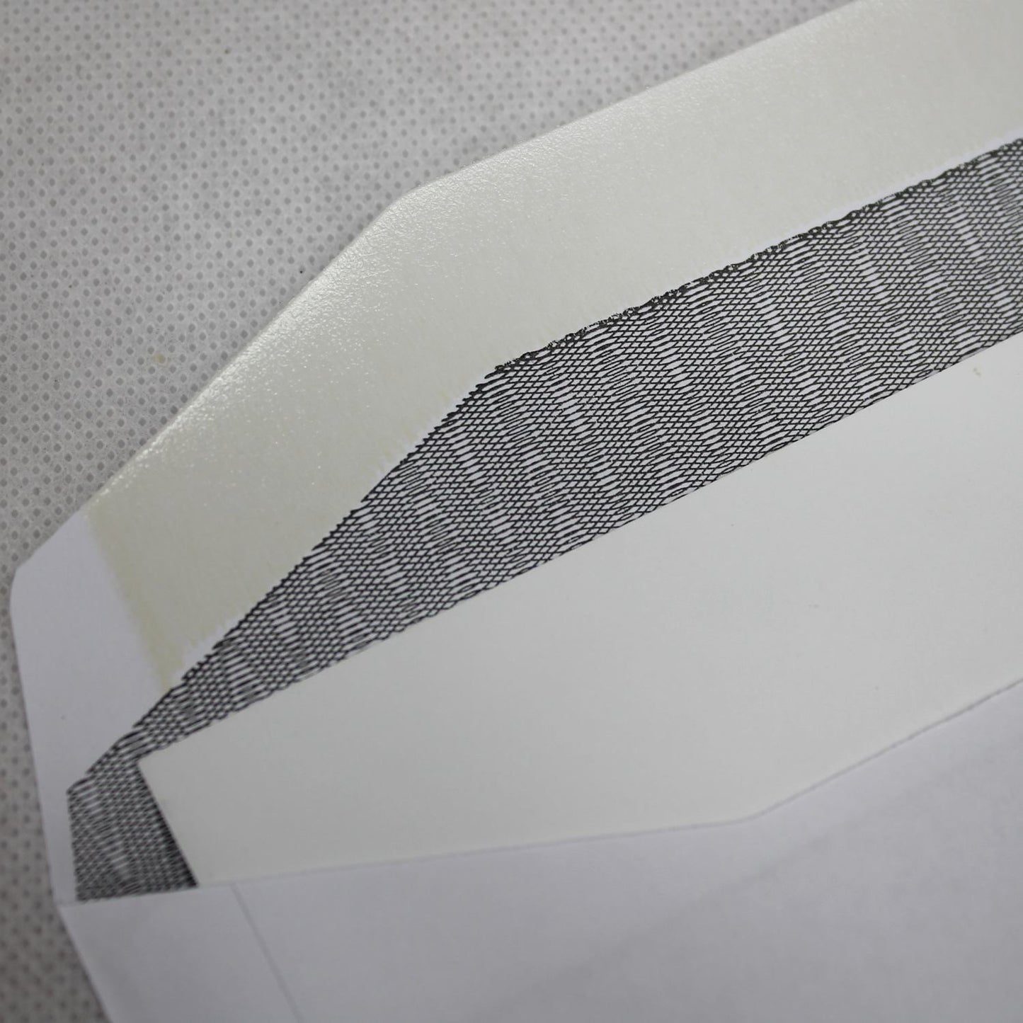 162x235mm C5+ White Gummed Envelopes (None Window)