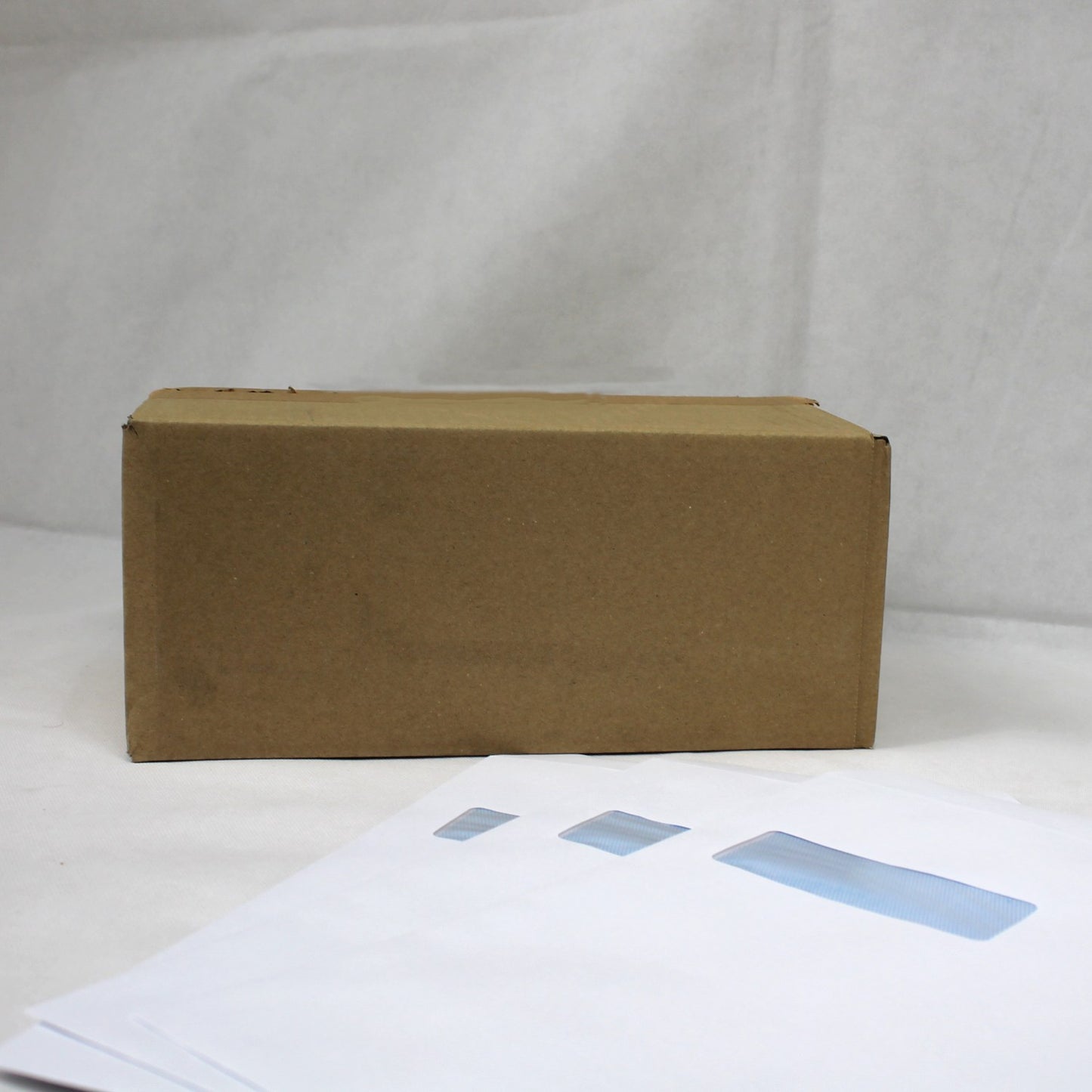 324x229mm C4 White Self Seal Envelopes (Window 40x105mm)