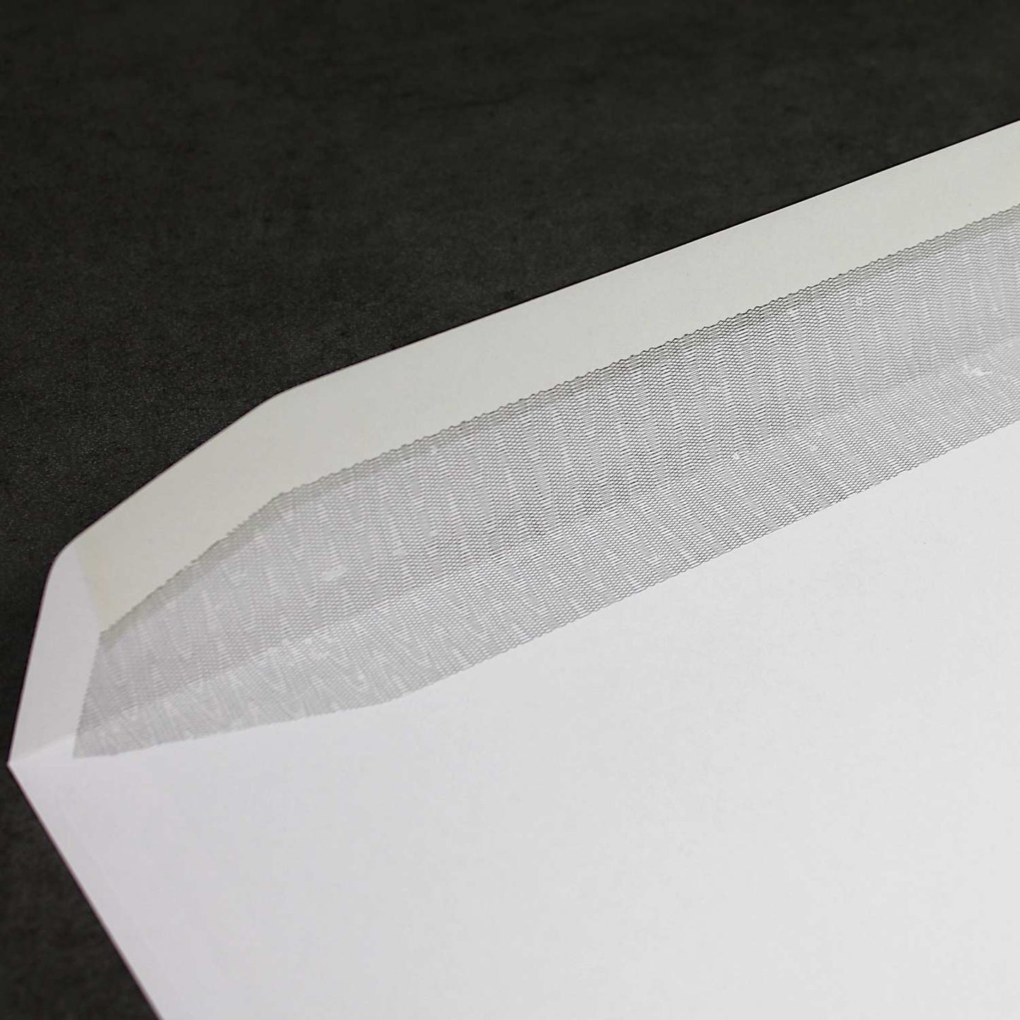 229x324mm C4 White Gummed Window Wallet Envelopes (Window 105x40mm)