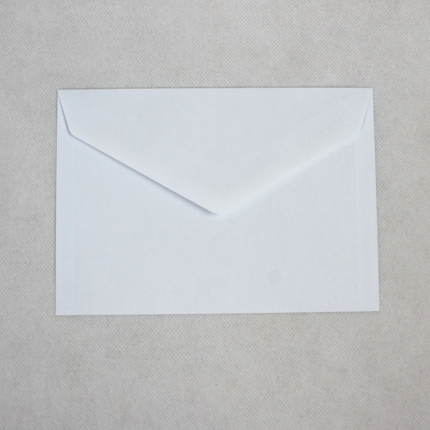 114x162mm C6 White Gummed Envelopes (None Window)