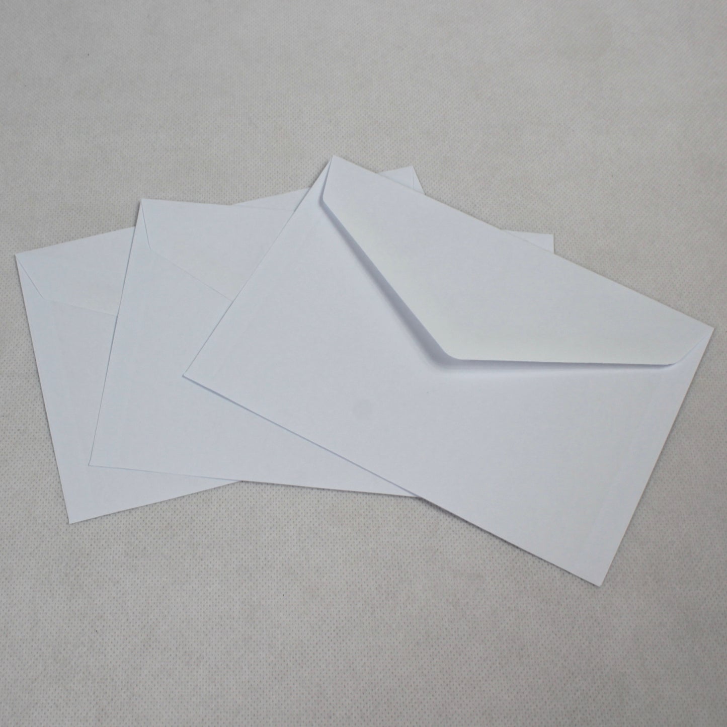114x162mm C6 White Gummed Envelopes (None Window)