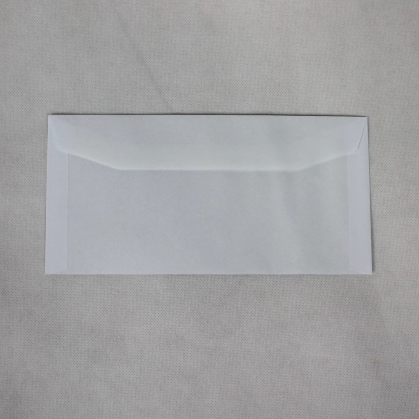 114x229mm DL+ White Gummed Envelopes (Window 45x90mm)