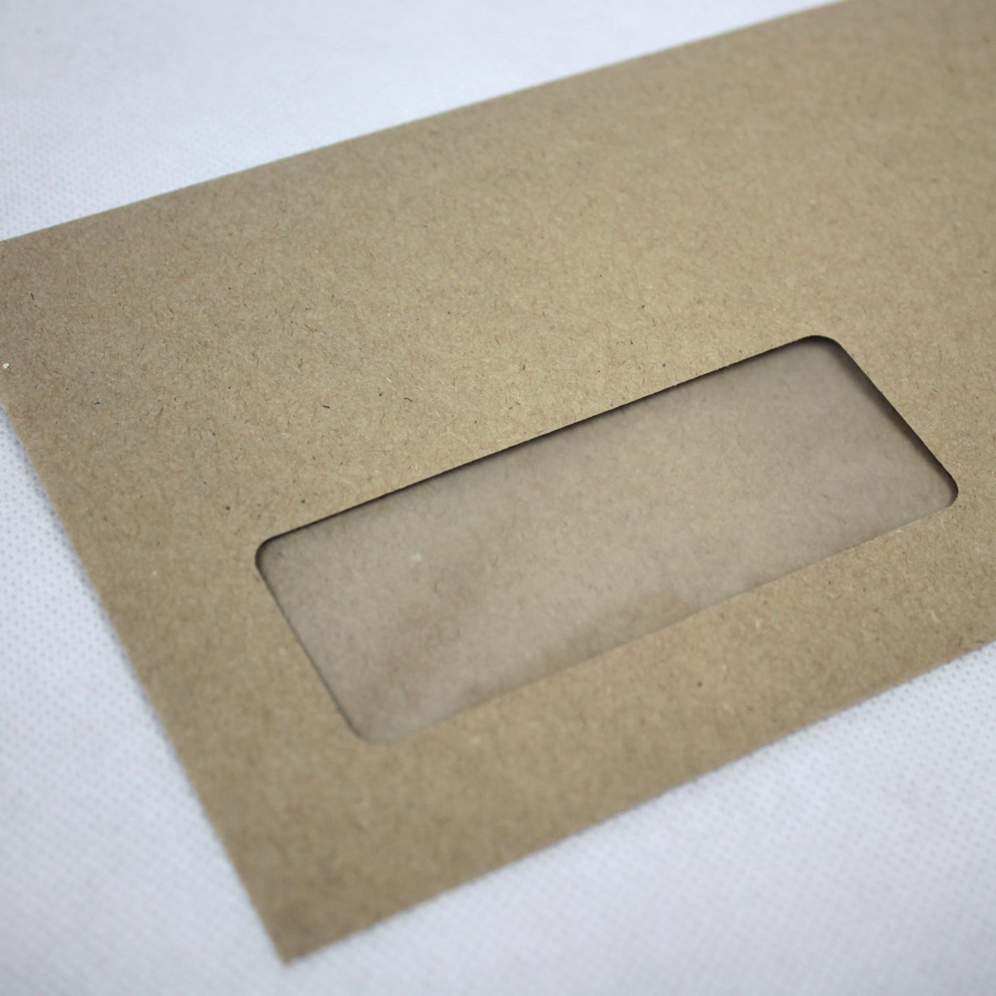 121x235mm DL+ Manilla Gummed Envelopes (Window 35x90mm)