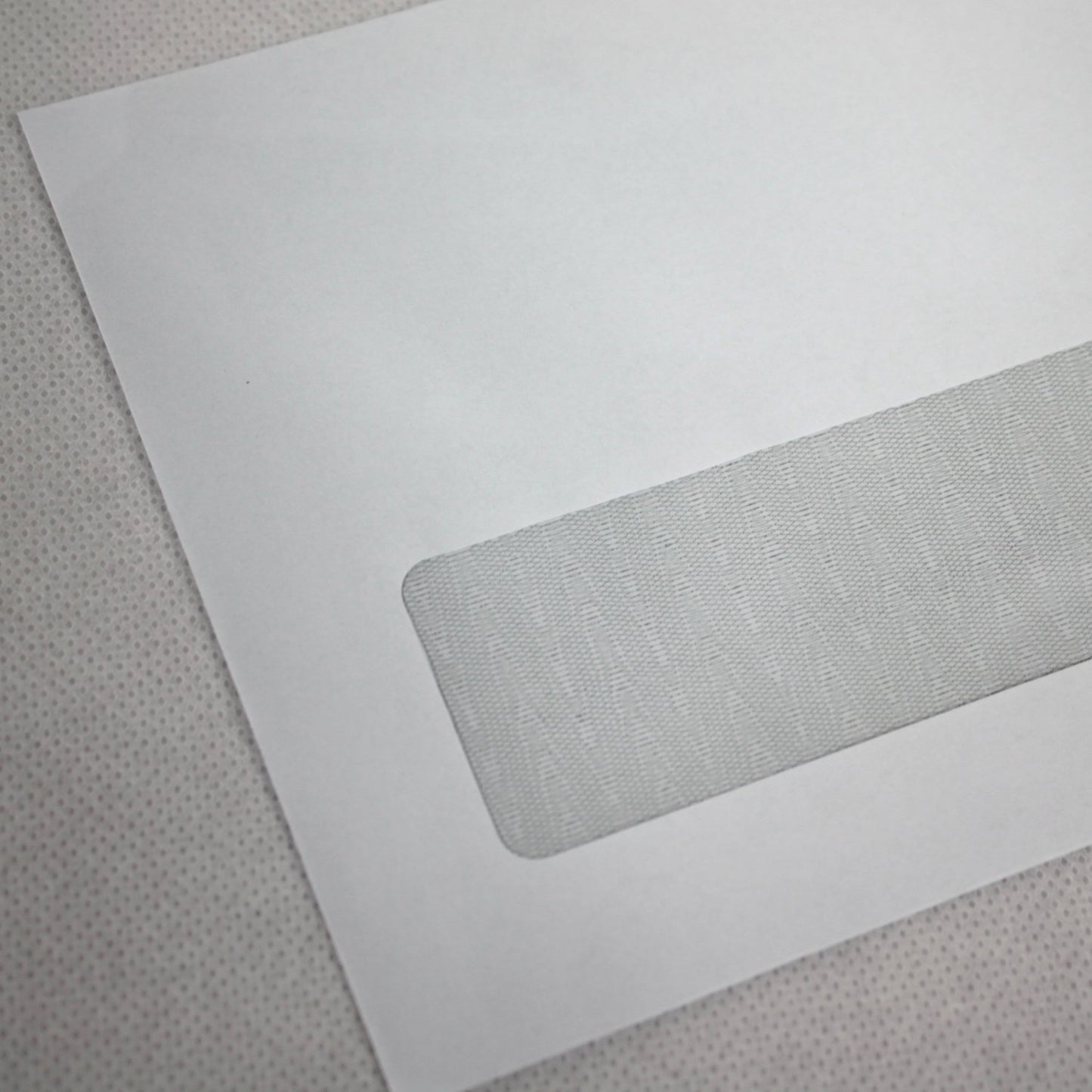 121x235mm DL+ White Gummed Envelopes (Window 35x90mm)