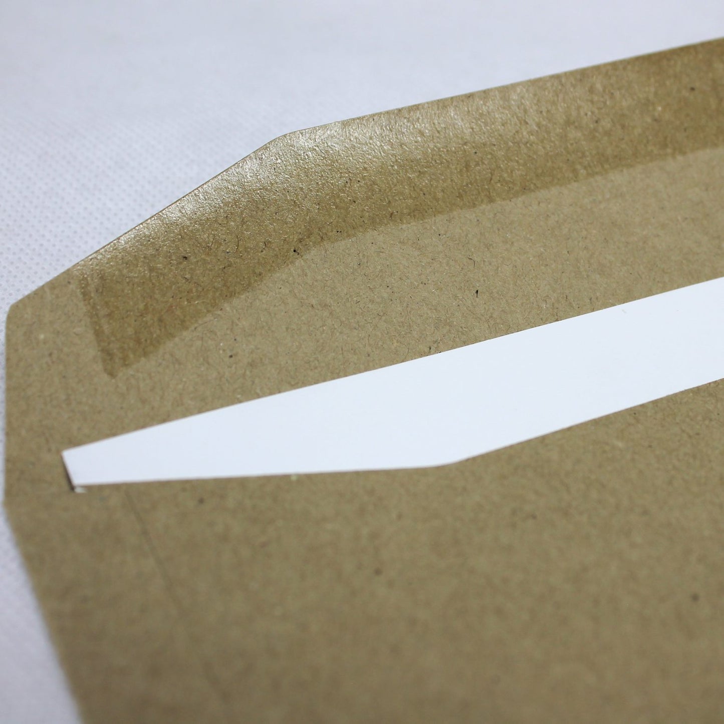 162x235mm C5+ Manilla Gummed Envelopes (Window 45x90mm / 20mm left, 60mm up)