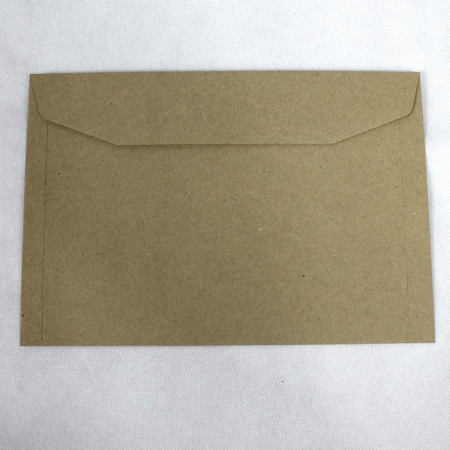 162x235mm C5+ Manilla Gummed Envelopes (Window 90x45mm / 140mm left, 50mm up)
