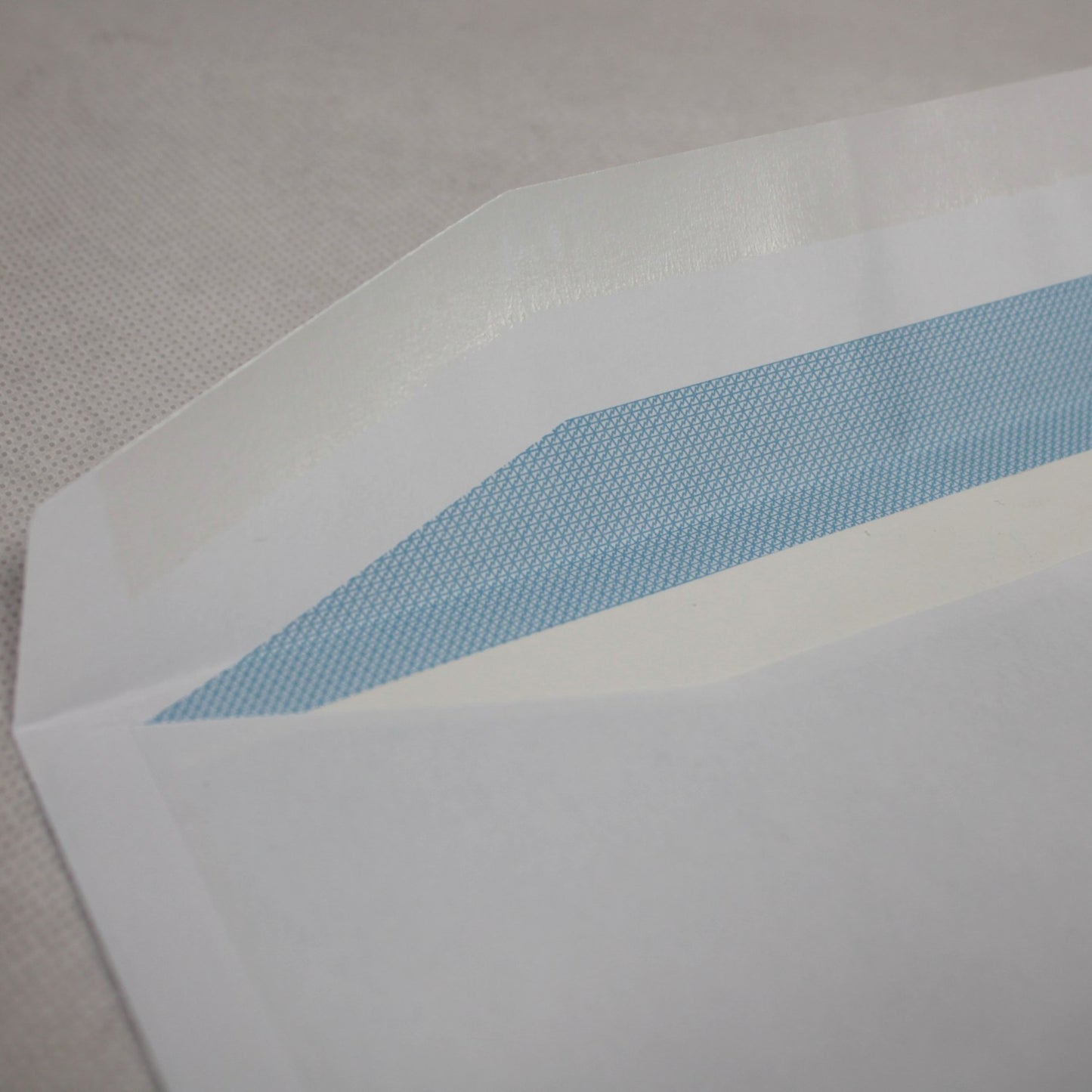 162x235mm C5+ White Gummed Envelopes (Window 45x90mm / Outside Seams)