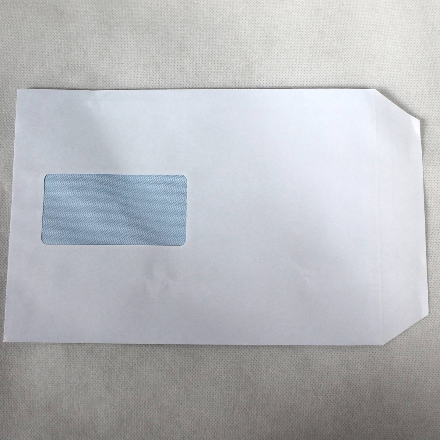 229x162mm C5 White Self Seal Envelopes (Window 90x45mm)
