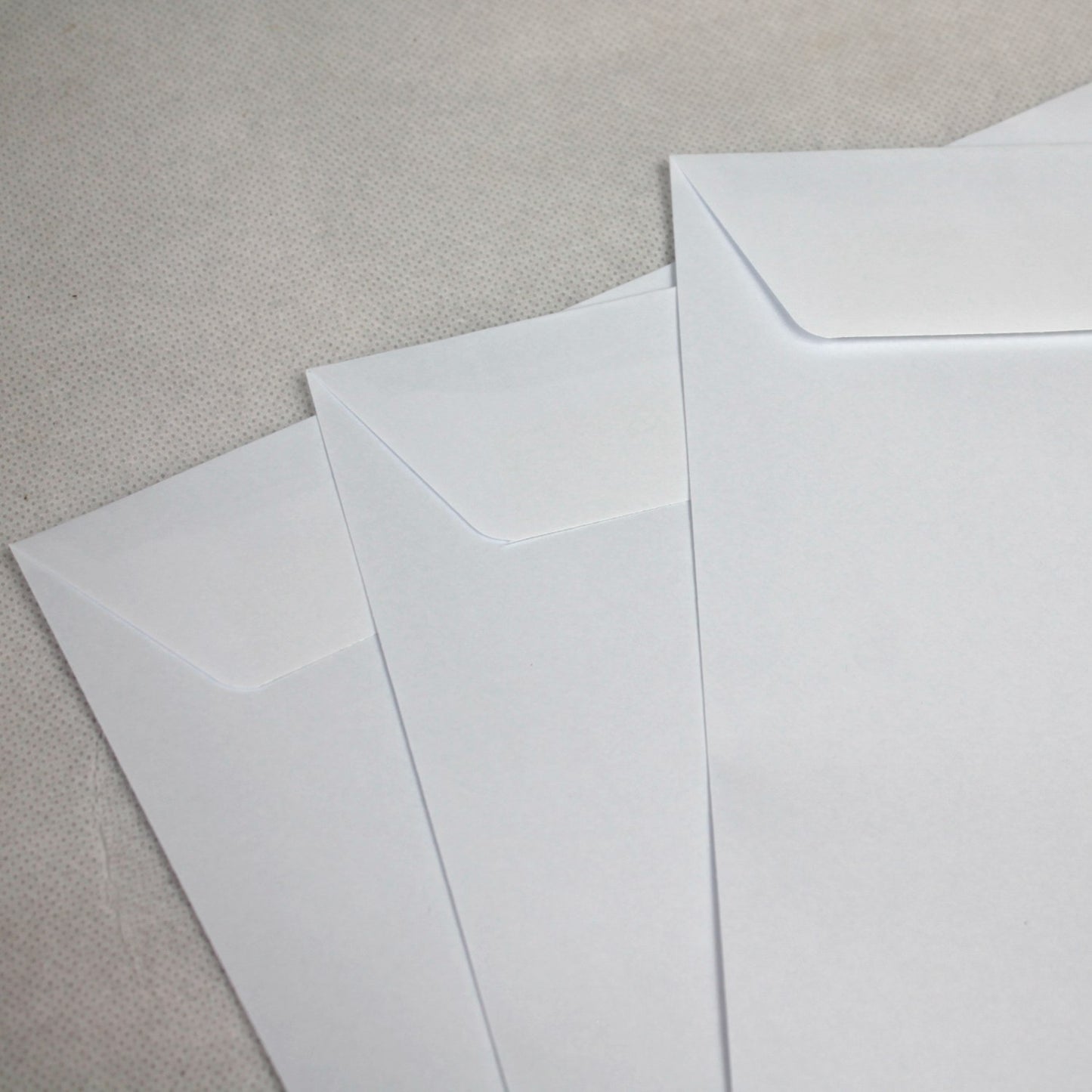 324x229mm C4 White Gummed Envelopes (None Window)