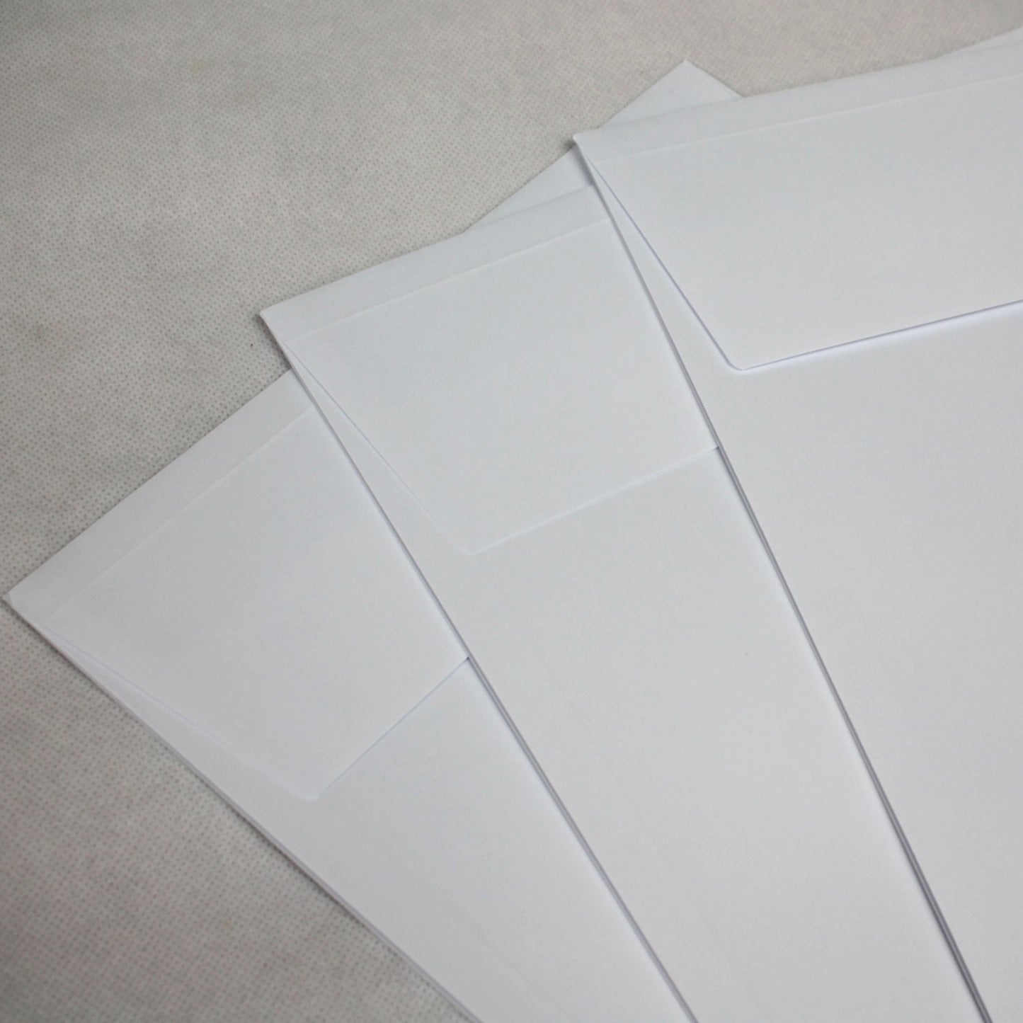 324x229x25mm C4 White Peel & Seal Gusset Envelopes (None Window)