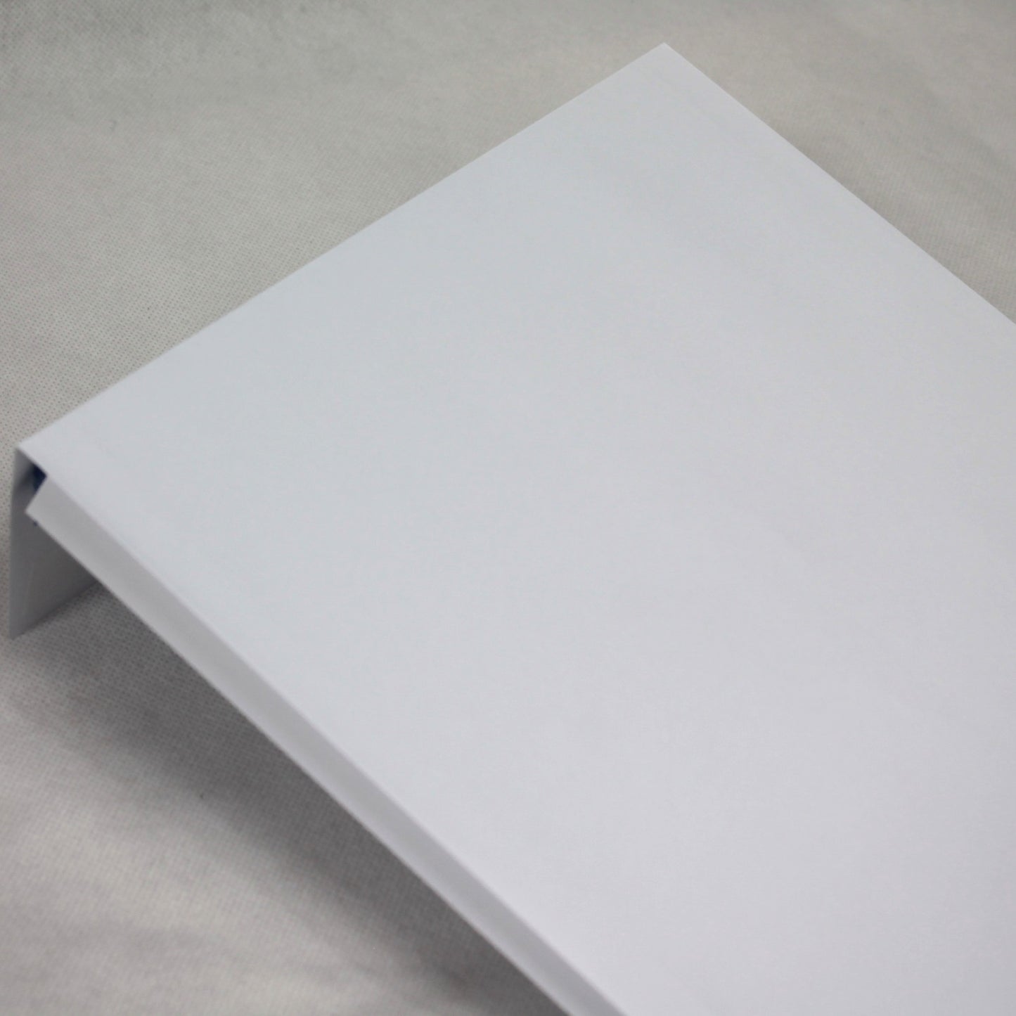 324x229x25mm C4 White Peel & Seal Gusset Envelopes (None Window)