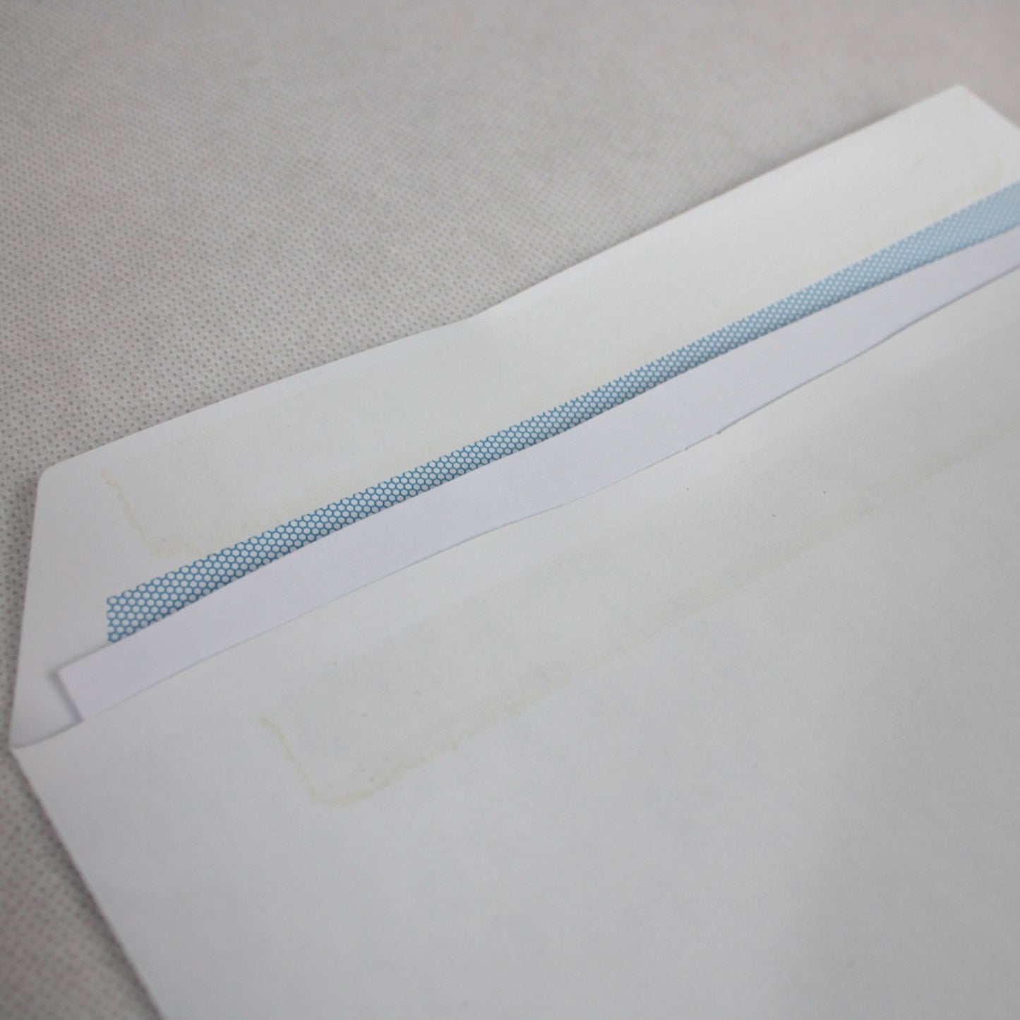 324x229mm C4 White Self Seal Envelopes (None Window)
